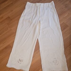 NWOT Maison D'Amelie  White Embroidered Wide-Leg Pants. Size10.